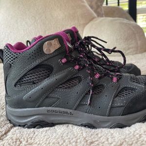 Girls Merrell Hiking Boots Size 3
